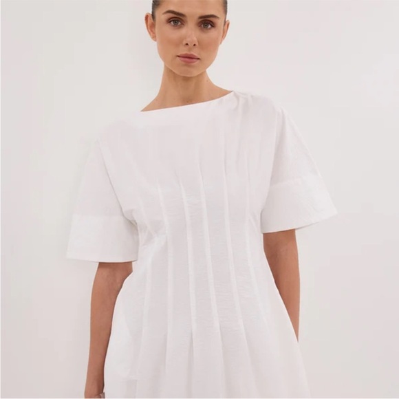 DISSH Elegant White Textured Short-Sleeve Dress - Picture 2 of 5